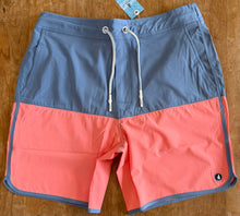 Load image into Gallery viewer, tully mens
