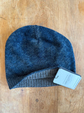 Load image into Gallery viewer, rm51893 reversible inked beanie
