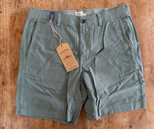 Load image into Gallery viewer, essential chino short 8"

