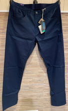 Load image into Gallery viewer, movement 5 pocket pant fossil/sand/navy
