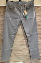 Load image into Gallery viewer, movement 5 pocket pant fossil/sand/navy
